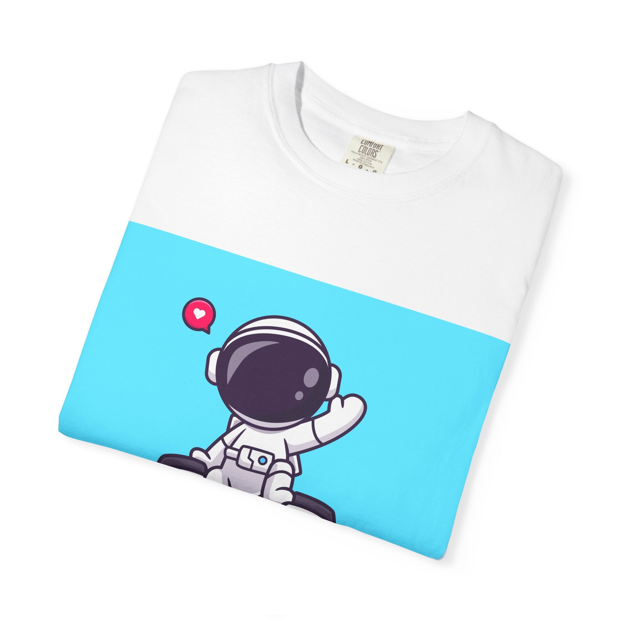 Astronaut Gamer T-Shirt, Unisex Gaming Shirt, Space-Themed Shirt, Gift for Gamers, Creative Casual Wear